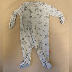 GUC Magnetic Me Onesie, Newborn